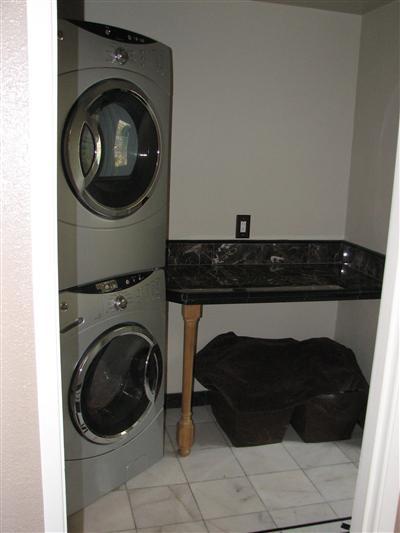 20164 Nicholas Road Prather, CA 93651 - Photo 25 of 67 Inside utility/mud room