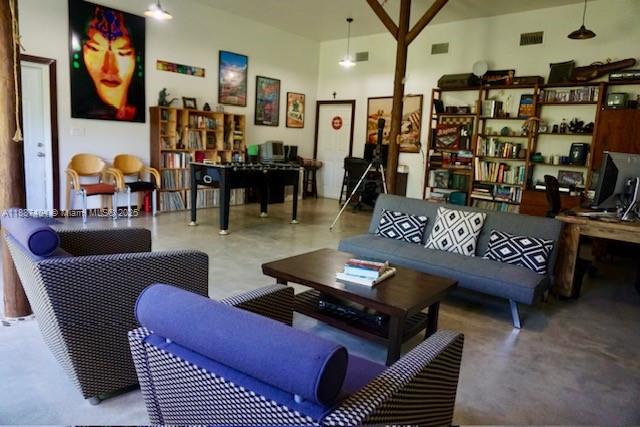 20230 Southwest 184th Street Miami, FL 33187 - Photo 5 of 42 Interior of the workshop / artisan studio. Wow.... what a great space..