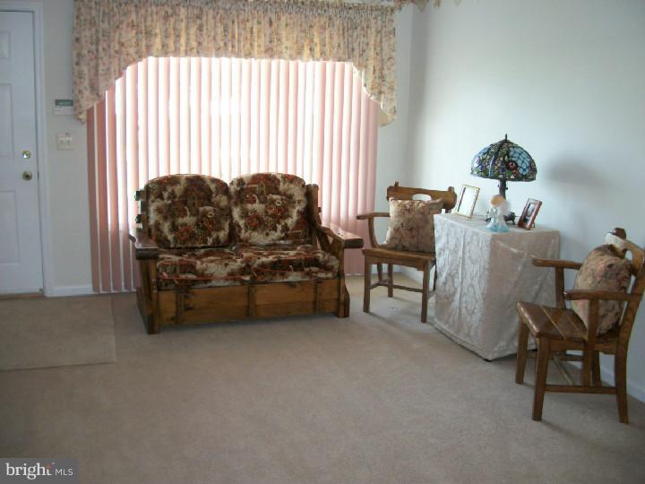 3750 Reiniger Road Hatboro, PA 19040 - Photo 4 of 17 Living Room
