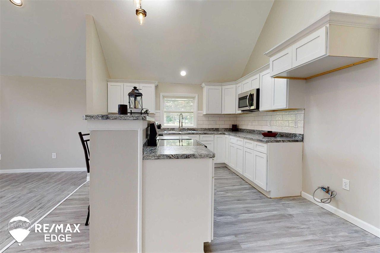 9498 Hubbard Road Davison, MI 48423 - Photo 12 of 63 50045325-11.JPG
