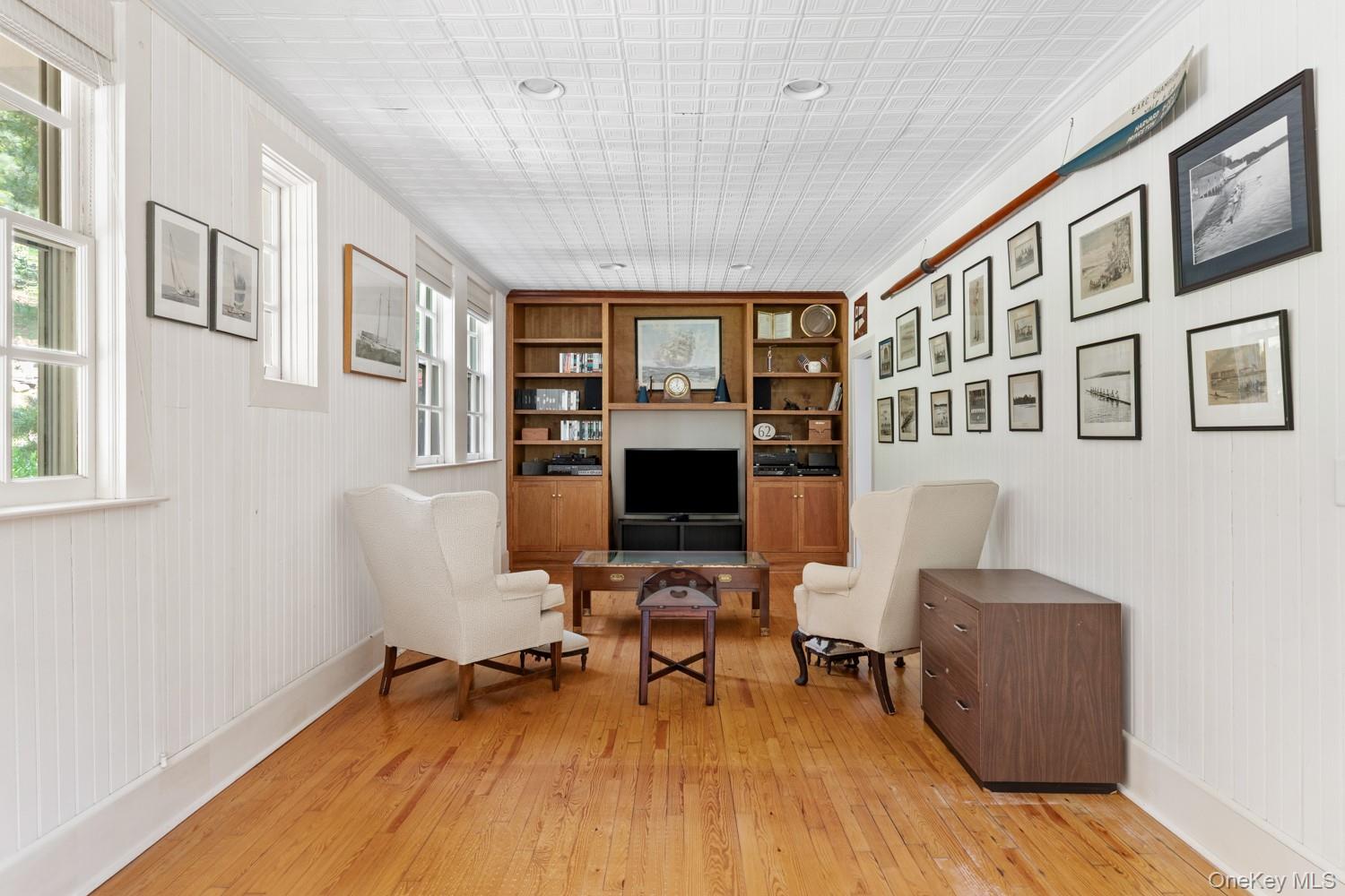 62 Cove Neck Road Cove Neck, NY 11771 - Photo 11 of 25 Den or Office