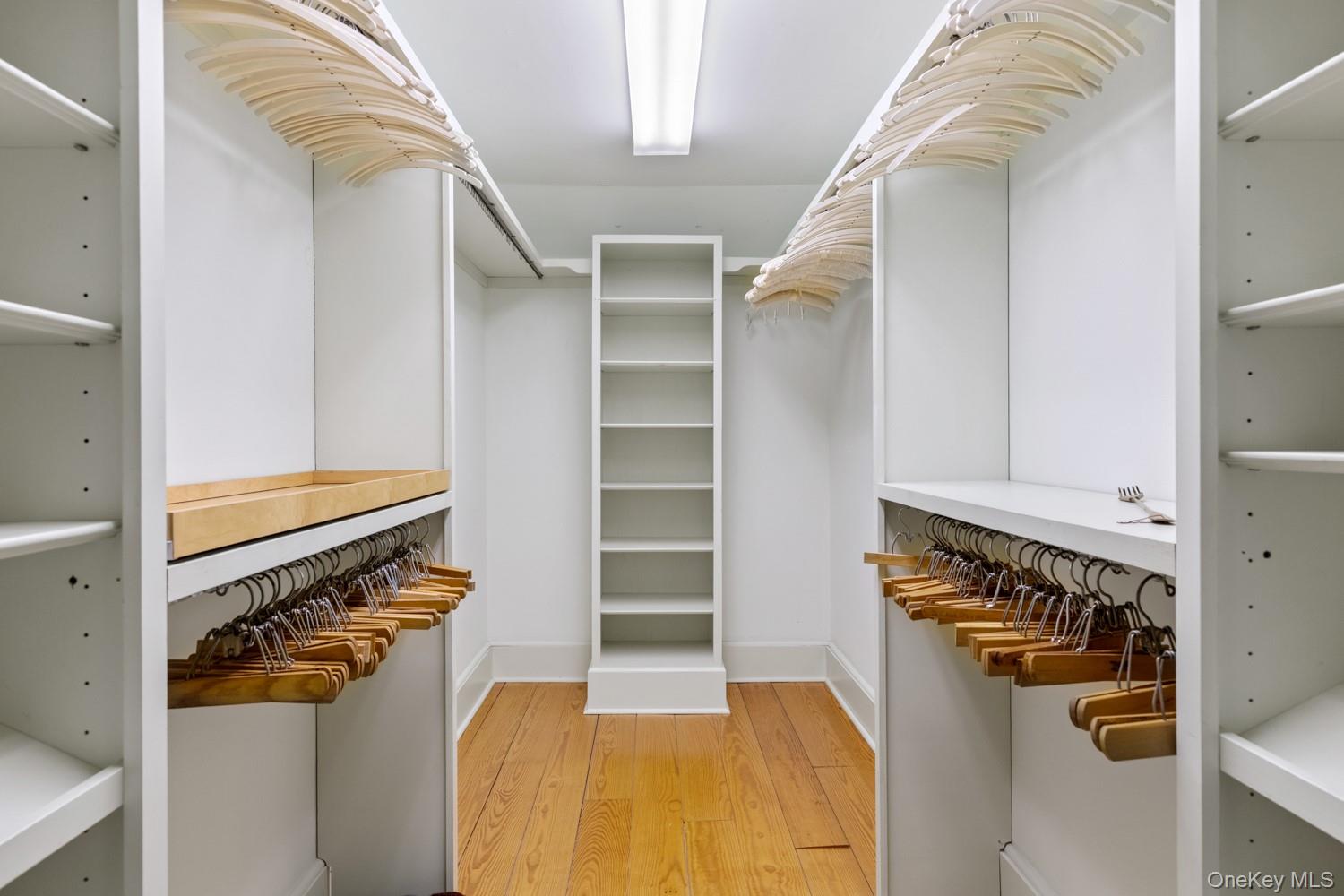 62 Cove Neck Road Cove Neck, NY 11771 - Photo 14 of 25 Primary Closet