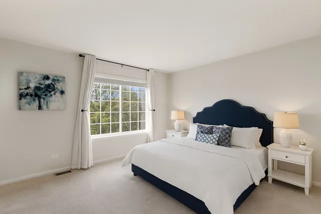 $389,900 | 344 Rock Hall Circle, Grayslake, IL 60030