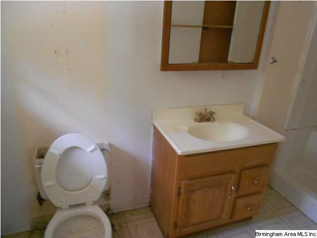320 Polly Reed Road Northeast Birmingham, AL 35215 - Photo 10 of 14