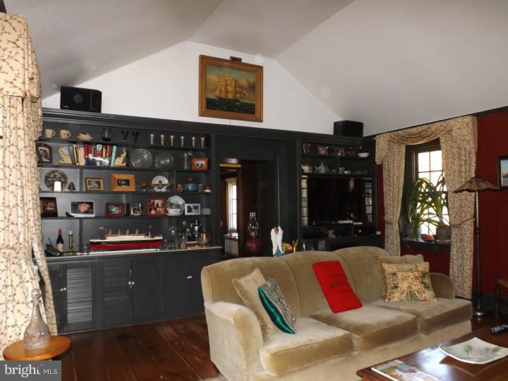 776 Kintner Road Kintnersville, PA 18930 - Photo 6 of 25 Gallery Image 6