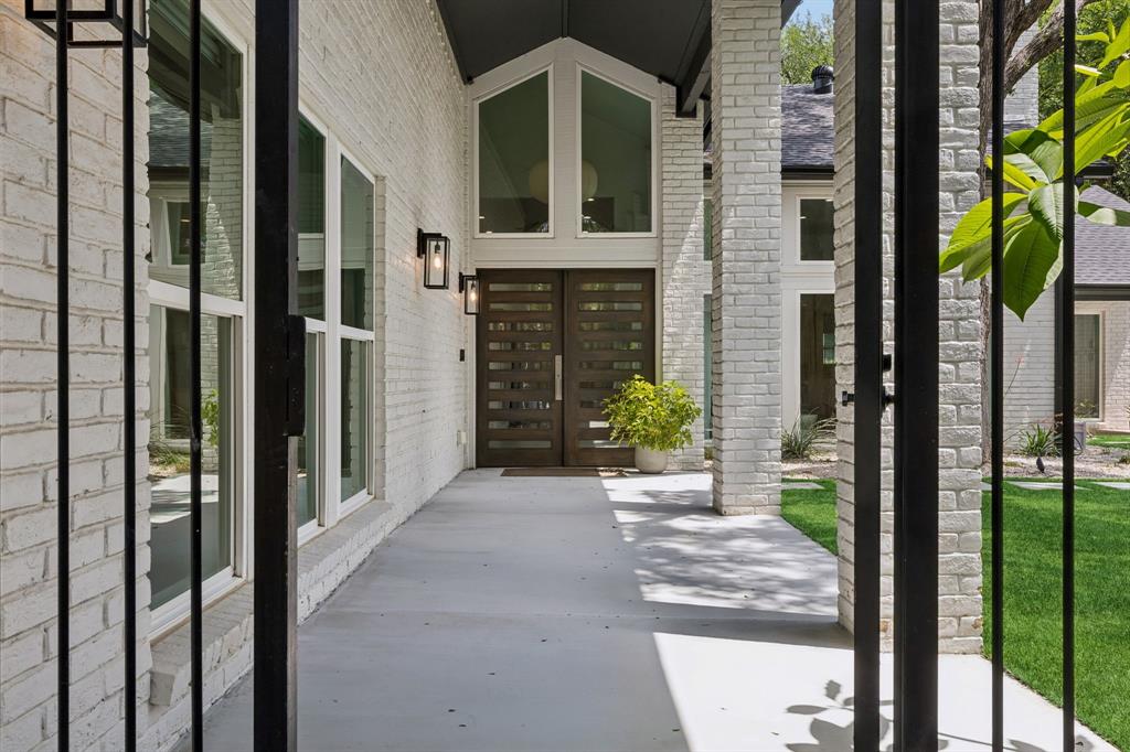 2016 Wing Point Lane Plano, TX 75093 - Photo 2 of 33