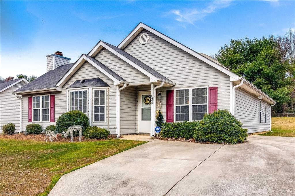 624 Fox Ridge Road Greensboro, NC 27406 - Photo 2 of 23 Gallery Image 2