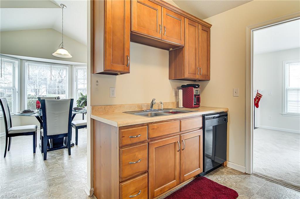 624 Fox Ridge Road Greensboro, NC 27406 - Photo 11 of 23 Gallery Image 11