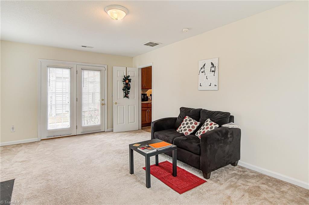624 Fox Ridge Road Greensboro, NC 27406 - Photo 14 of 23 Gallery Image 14