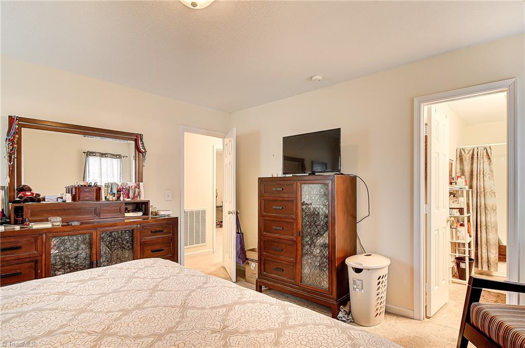 624 Fox Ridge Road Greensboro, NC 27406 - Photo 19 of 23 Gallery Image 19