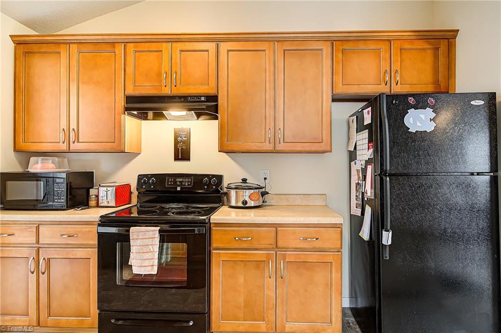 624 Fox Ridge Road Greensboro, NC 27406 - Photo 10 of 23 Gallery Image 10