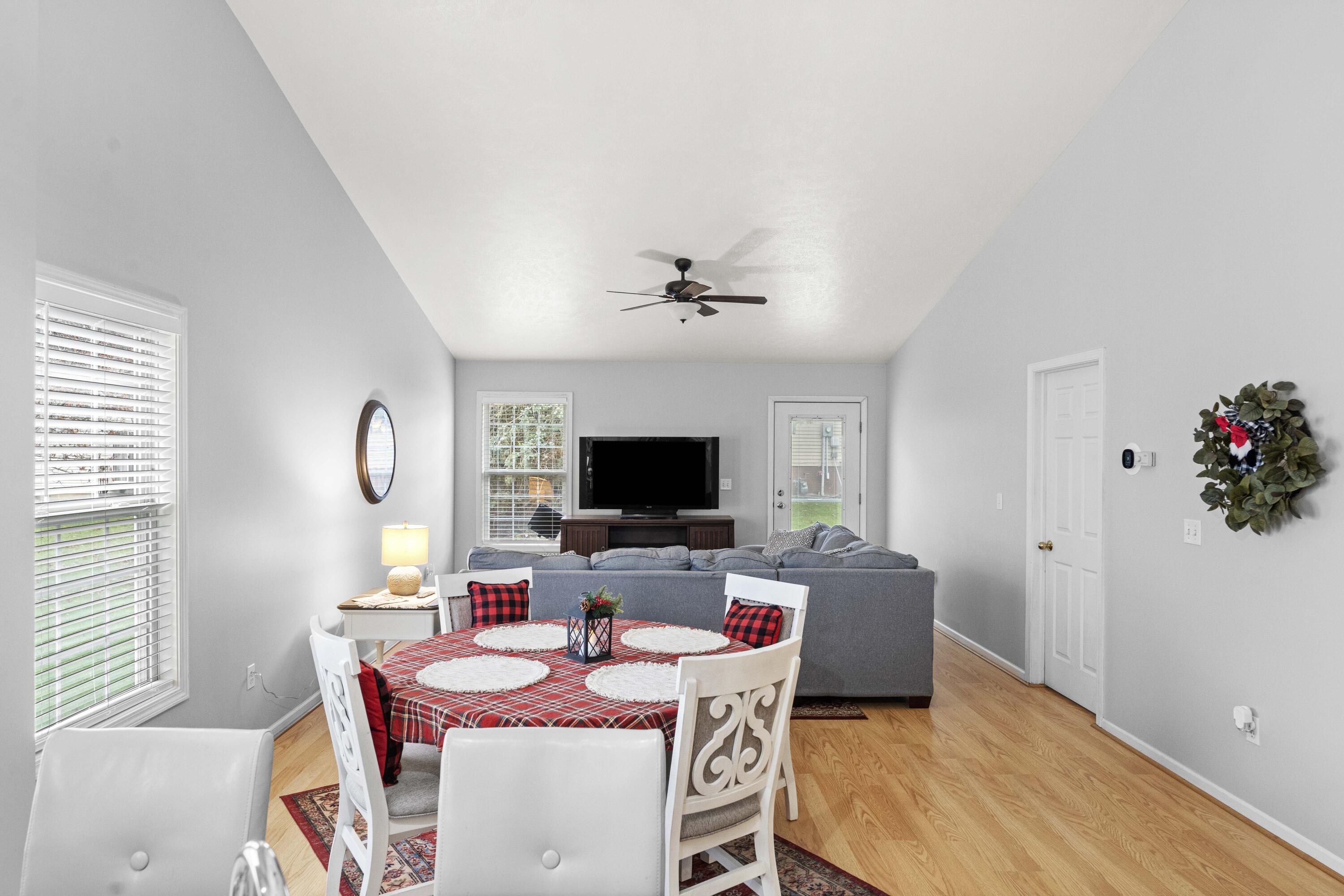 1109 Pine Creek Road Valparaiso, IN 46383 - Photo 5 of 13 3000x2001