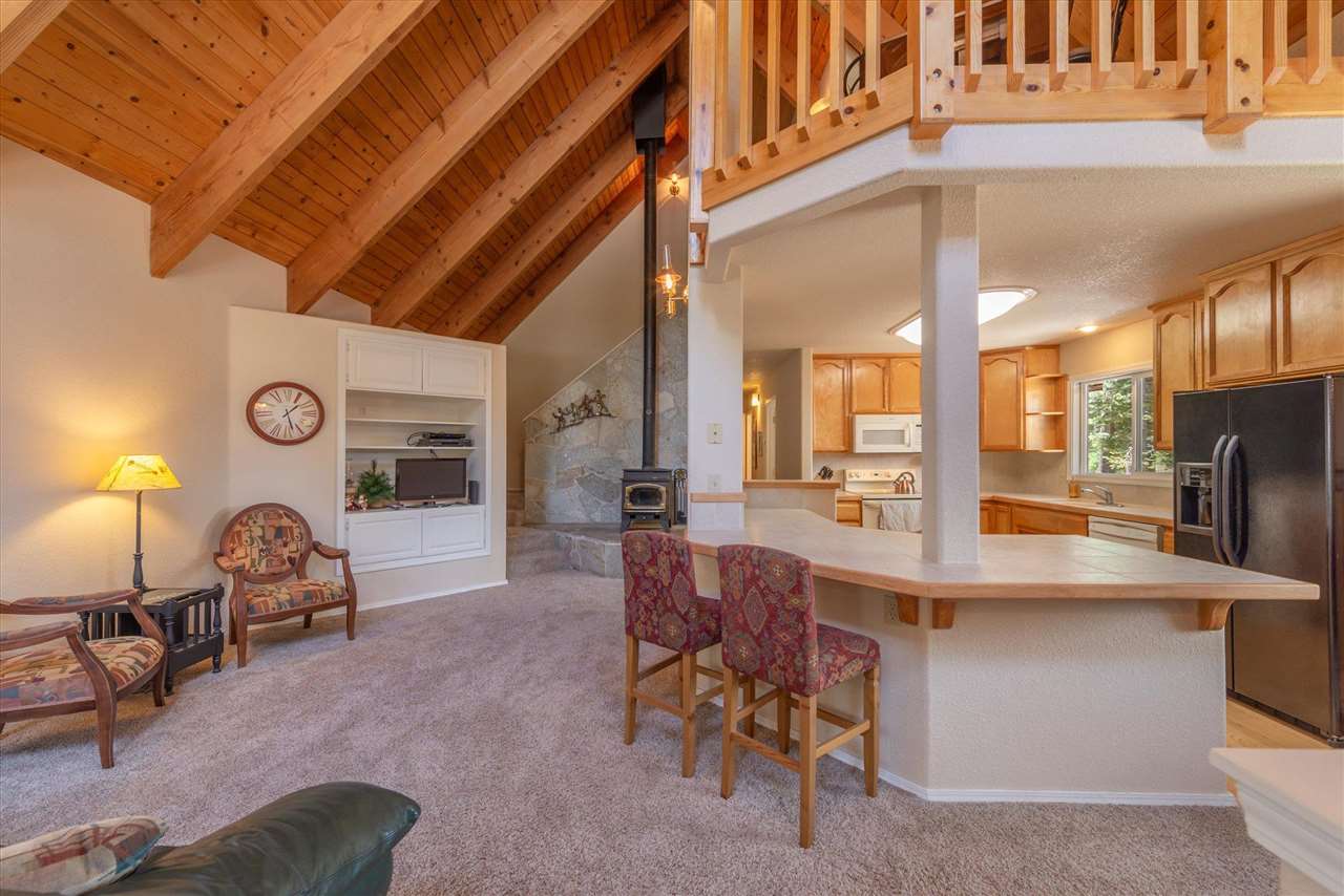 10477 Washoe Road Truckee, CA 96161 - Photo 4 of 21