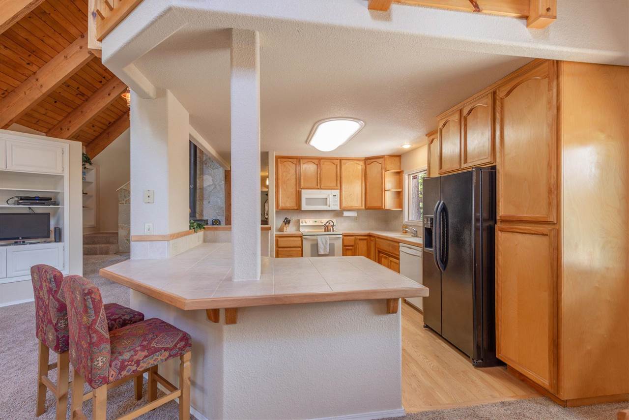 10477 Washoe Road Truckee, CA 96161 - Photo 9 of 21