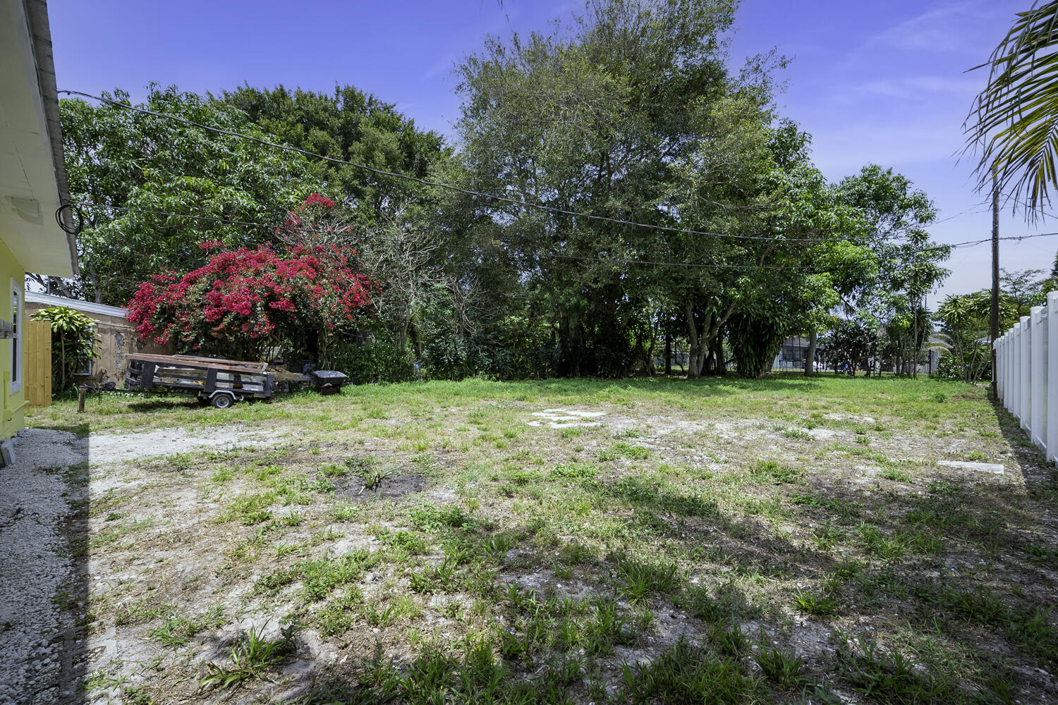 5331 Southeast Ebbtide Avenue Stuart, FL 34997 - Photo 22 of 24 a view of outdoor space with garden and entertaining space