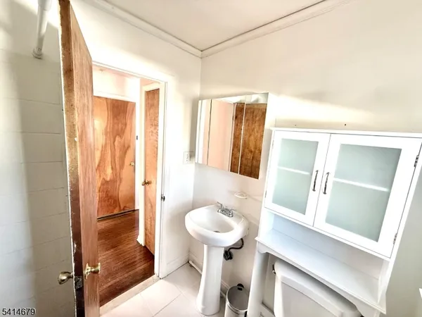 $2,200 | 1029 Harrison Avenue, Roselle, NJ 07203