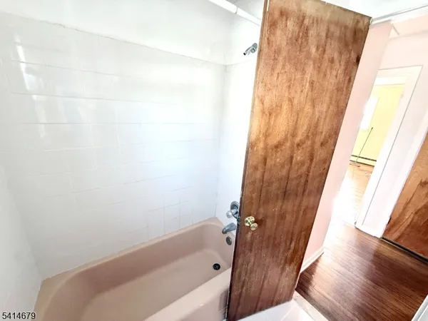 $2,200 | 1029 Harrison Avenue, Roselle, NJ 07203