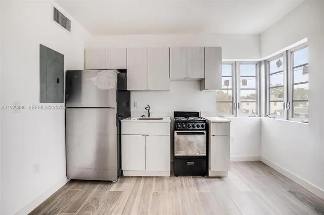 $1,850 | 572 Northeast 67th Street, Unit 3, Miami, FL 33138