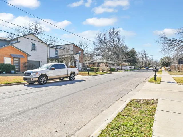 $985,000 | 5405 Prock Lane, Austin, TX 78721