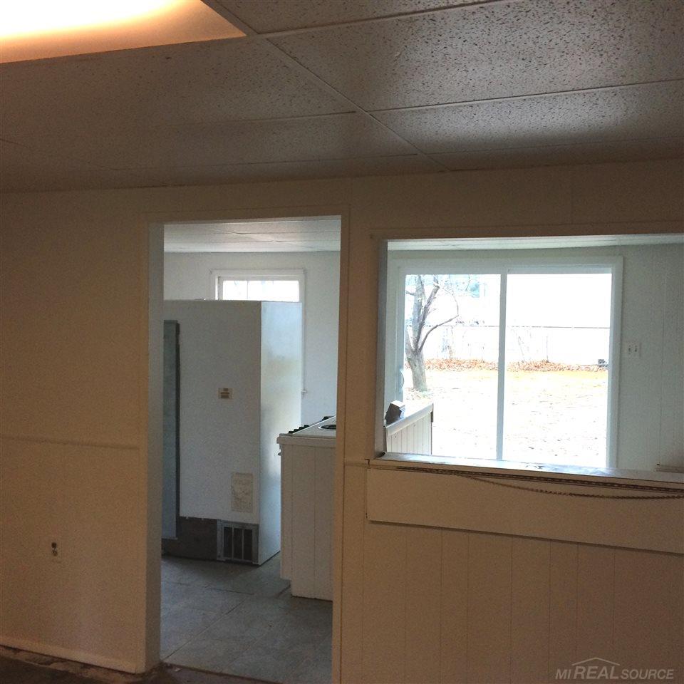 2531 South Lakeshore Road Applegate, MI 48401 - Photo 10 of 44 50060811-9.JPG