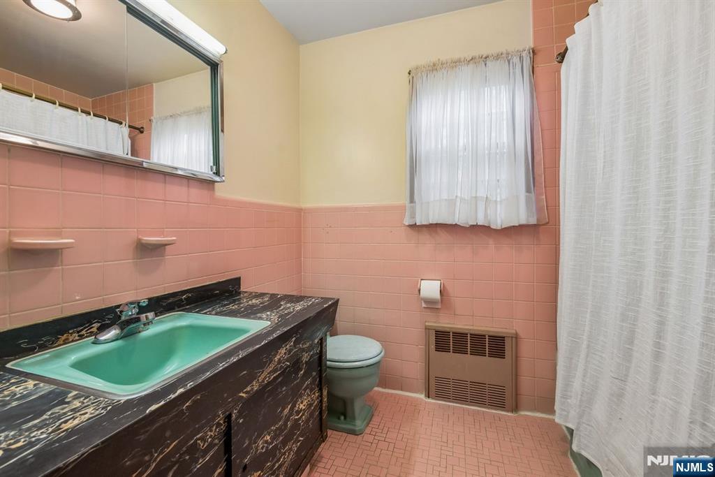 54 Briarhill Road Cedar Grove, NJ 07009 - Photo 14 of 30