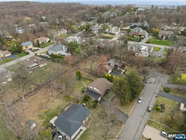 $799,000 | 54 Briarhill Road, Cedar Grove, NJ 07009