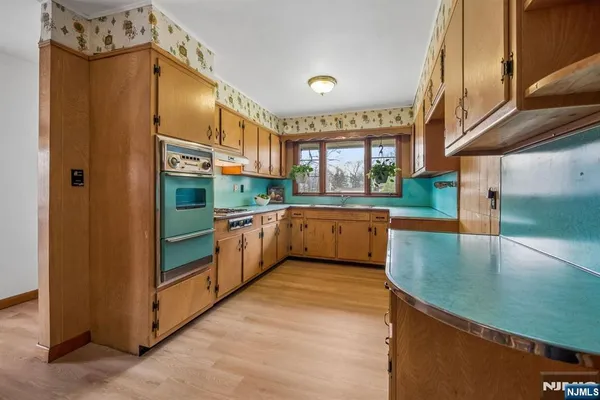 $799,000 | 54 Briarhill Road, Cedar Grove, NJ 07009