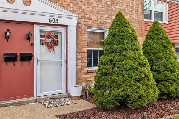 $192,500 | 605 Hickory Circle, Canonsburg, PA 15317