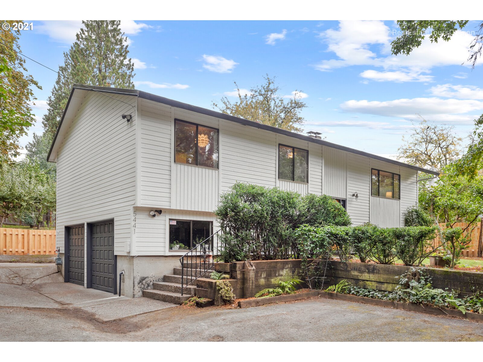 5441 Southwest Hamilton Street Portland, OR 97221 - Photo 2 of 29 Gallery Image 2