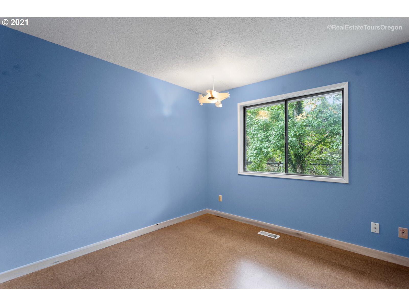 5441 Southwest Hamilton Street Portland, OR 97221 - Photo 18 of 29 Gallery Image 18