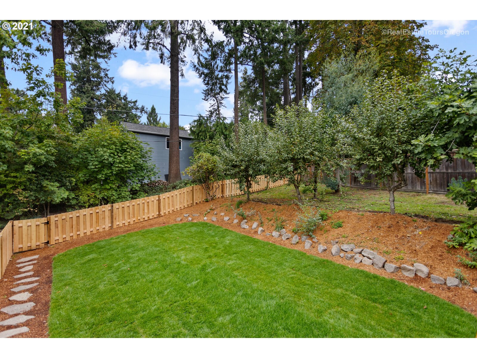 5441 Southwest Hamilton Street Portland, OR 97221 - Photo 27 of 29 Gallery Image 27