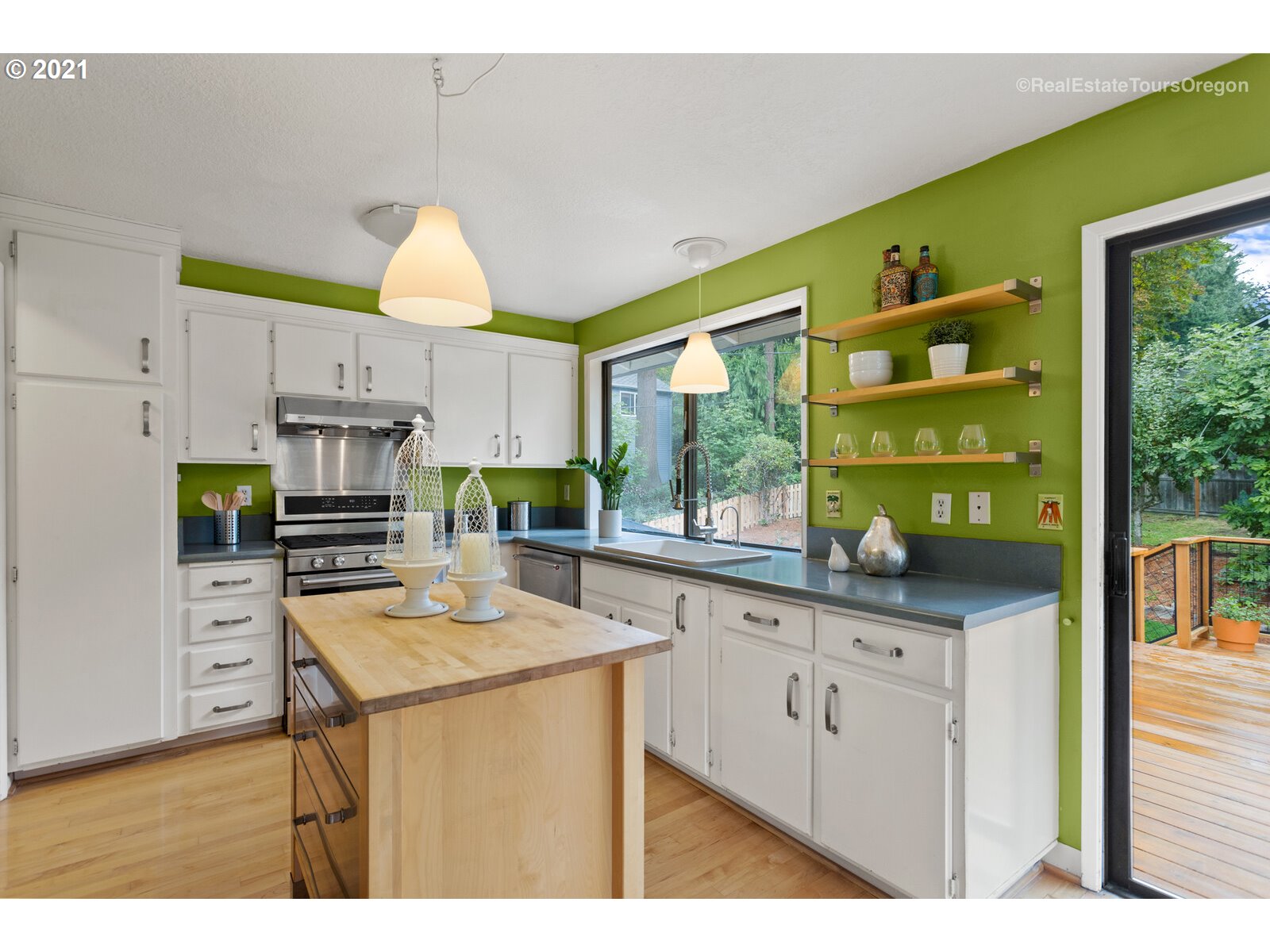5441 Southwest Hamilton Street Portland, OR 97221 - Photo 8 of 29 Gallery Image 8