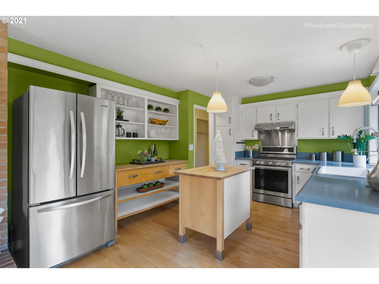 5441 Southwest Hamilton Street Portland, OR 97221 - Photo 9 of 29 Gallery Image 9