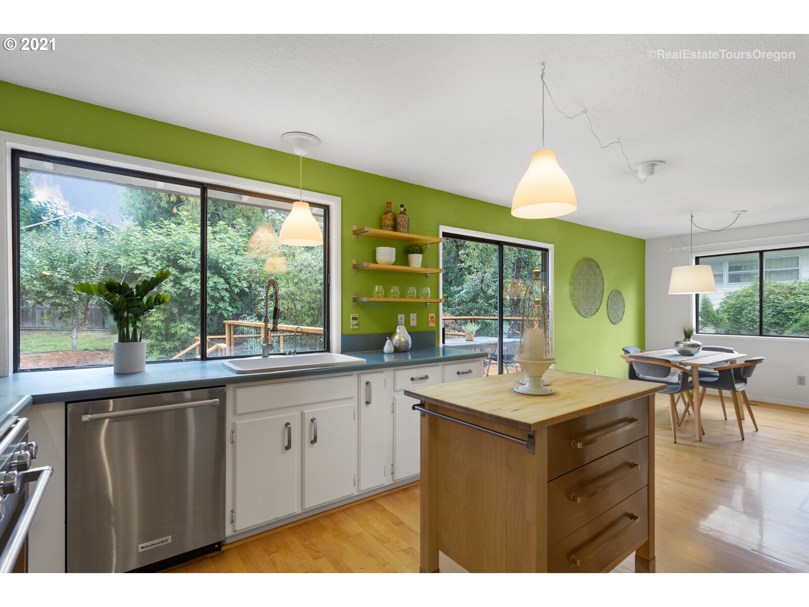 5441 Southwest Hamilton Street Portland, OR 97221 - Photo 10 of 29 Gallery Image 10
