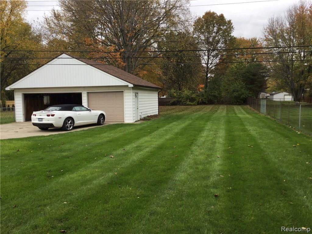 24700 Wick Road Taylor, MI 48180 - Photo 3 of 19 2C1430AC-51DD-4C4E-AF10-D394C7412D9A.jpeg