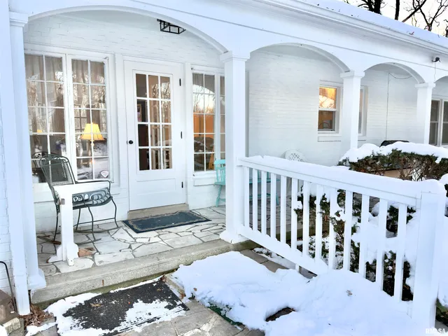 $329,900 | 3831 East State Highway, Shumway, IL 62461