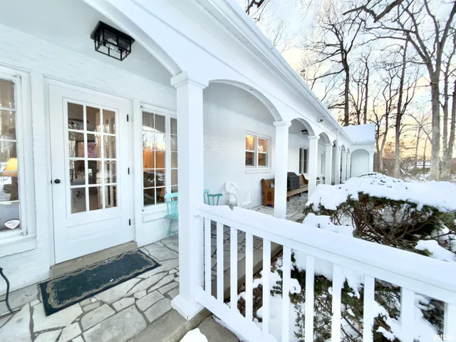 $329,900 | 3831 East State Highway, Shumway, IL 62461