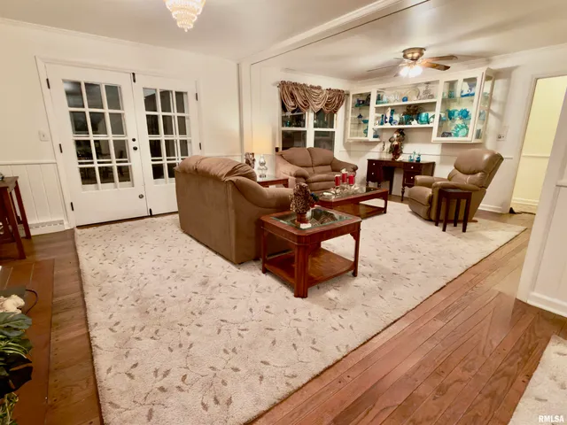 $329,900 | 3831 East State Highway, Shumway, IL 62461