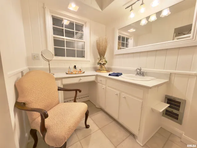 $329,900 | 3831 East State Highway, Shumway, IL 62461