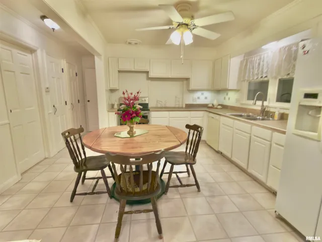 $329,900 | 3831 East State Highway, Shumway, IL 62461