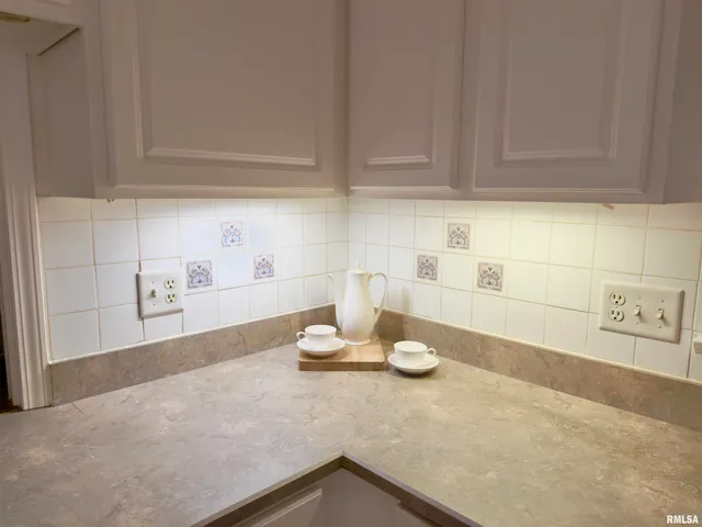 $329,900 | 3831 East State Highway, Shumway, IL 62461