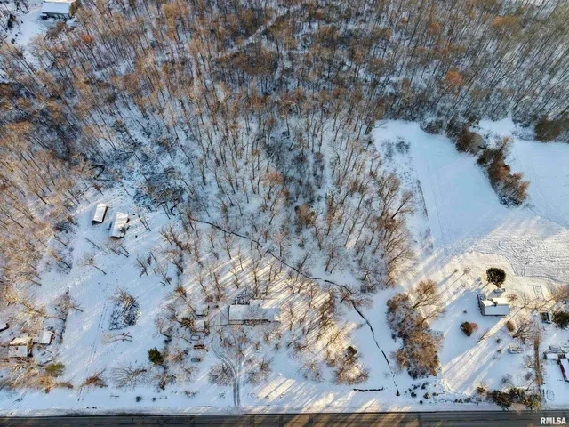 $329,900 | 3831 East State Highway, Shumway, IL 62461