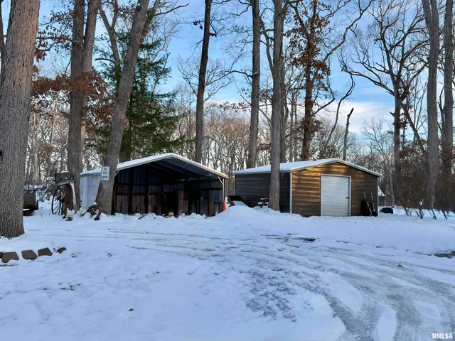 $329,900 | 3831 East State Highway, Shumway, IL 62461