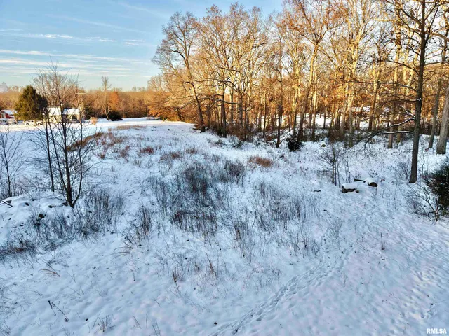 $329,900 | 3831 East State Highway, Shumway, IL 62461