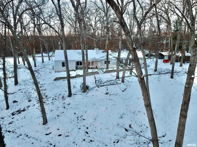 $329,900 | 3831 East State Highway, Shumway, IL 62461