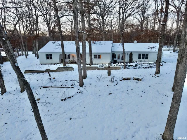 $329,900 | 3831 East State Highway, Shumway, IL 62461