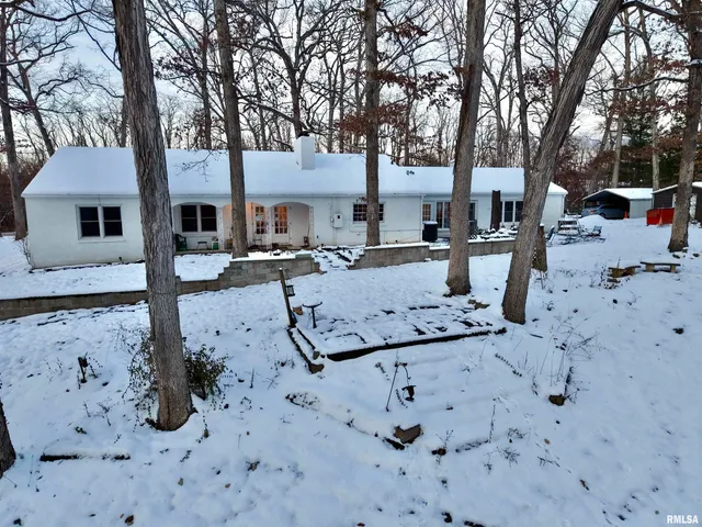 $329,900 | 3831 East State Highway, Shumway, IL 62461