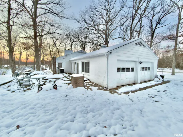 $329,900 | 3831 East State Highway, Shumway, IL 62461