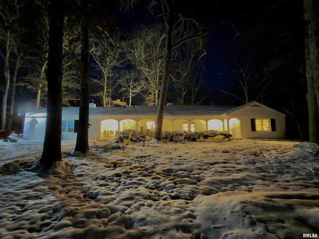 $329,900 | 3831 East State Highway, Shumway, IL 62461