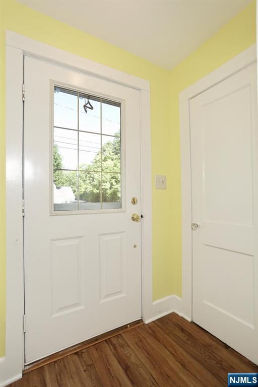 72 Belmar Street Demarest, NJ 07627 - Photo 3 of 39